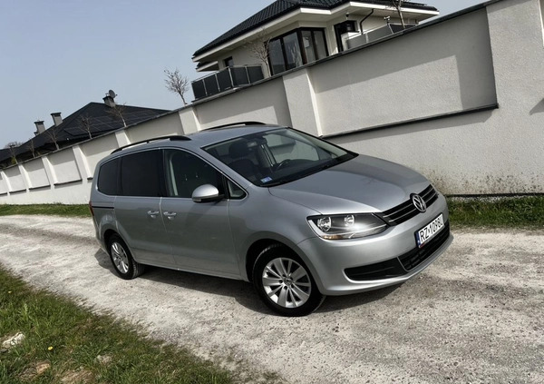 Volkswagen Sharan cena 65900 przebieg: 215000, rok produkcji 2015 z Dębica małe 352